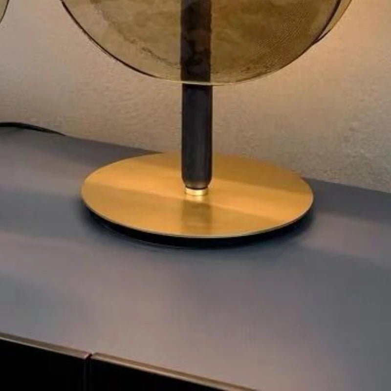 Lampe de table en verre et bois grain, lumière d’ambiance chaleureuse pour salon - Luminous Place