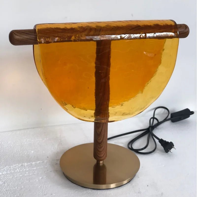 Lampe de table en verre et bois grain, lumière d’ambiance chaleureuse pour salon - Luminous Place