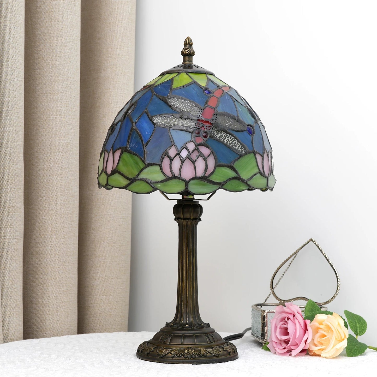 Lampe de table en vitrail style libellule bleu, 8 pouces, éclairage cosy - Luminous Place