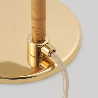 Lampe de table LED en fer style nordique en forme de coquille, lumière d’ambiance chaleureuse - Luminous Place