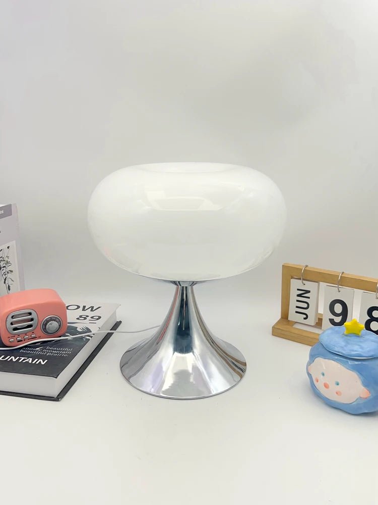 Lampe de table moderne LED Auhaus en verre dépoli vert pomme, ambiance vintage - Luminous Place