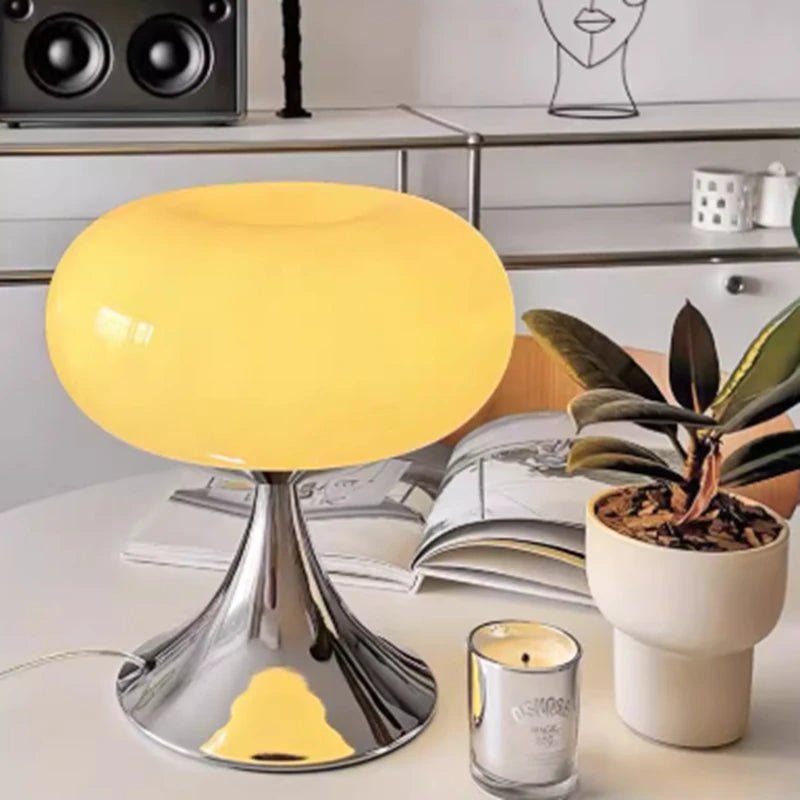 Lampe de table moderne LED Auhaus en verre dépoli vert pomme, ambiance vintage - Luminous Place