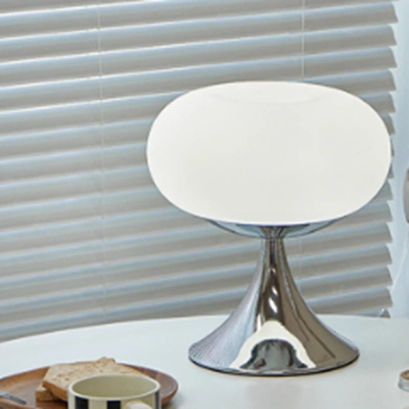 Lampe de table moderne LED Auhaus en verre dépoli vert pomme, ambiance vintage - Luminous Place