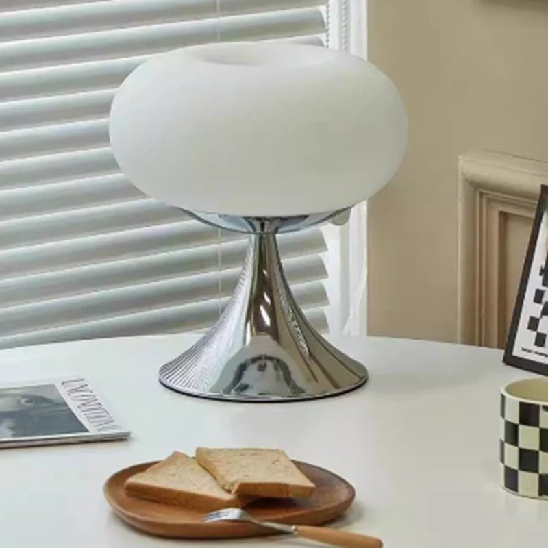 Lampe de table moderne LED Auhaus en verre dépoli vert pomme, ambiance vintage - Luminous Place