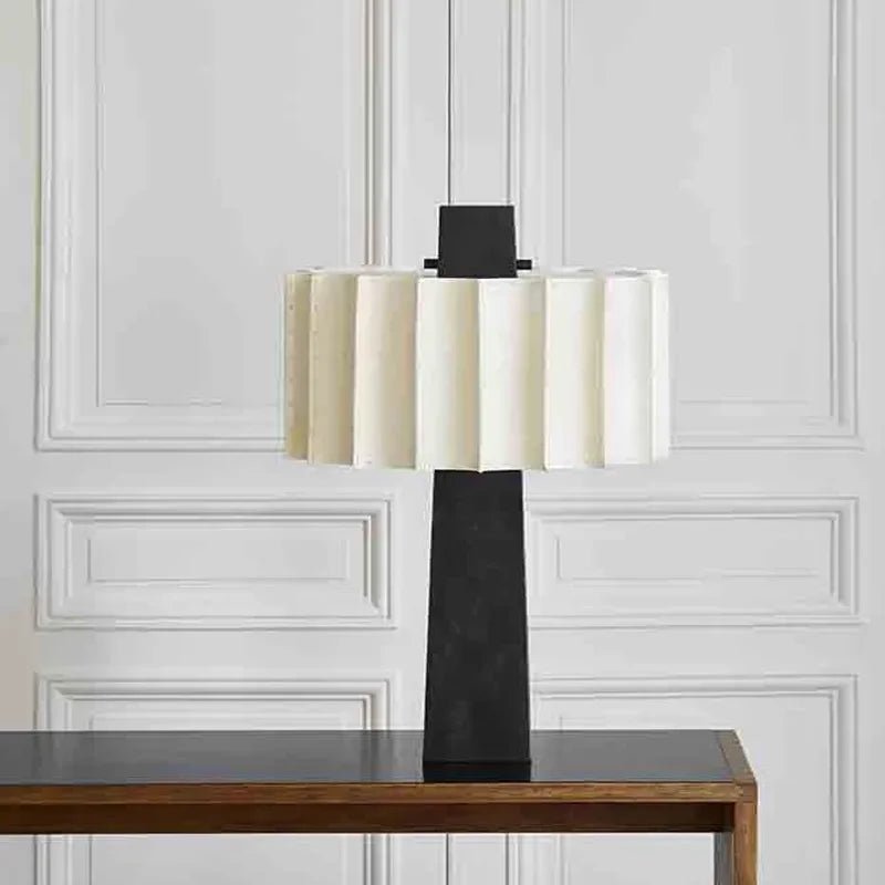 Lampe de table verticale scandinave minimaliste noire, éclairage cosy pour salon et chambre - Luminous Place