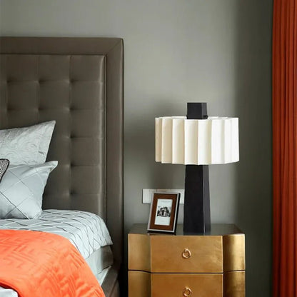 Lampe de table verticale scandinave minimaliste noire, éclairage cosy pour salon et chambre - Luminous Place