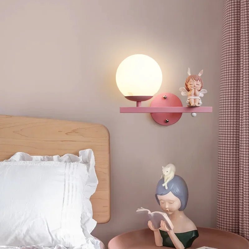 Lampe Enfant Applique Murale en Résine avec Boule de Verre Lapin, Design Nordique Élégant - Luminous Place