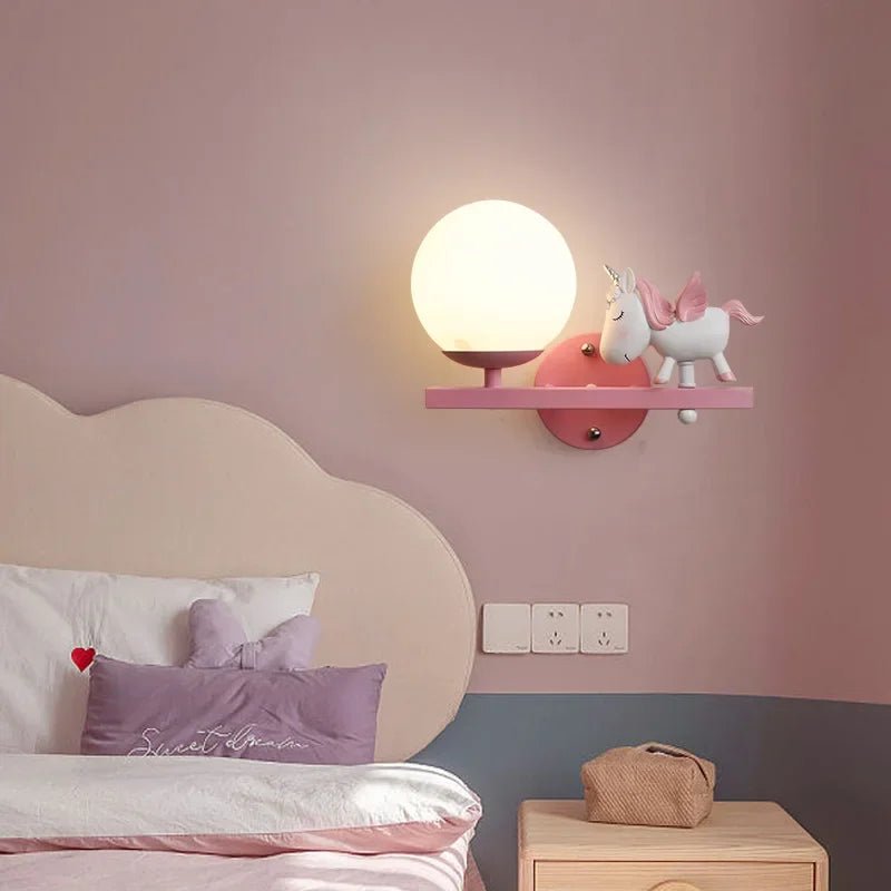 Lampe Enfant Applique Murale en Résine avec Boule de Verre Lapin, Design Nordique Élégant - Luminous Place