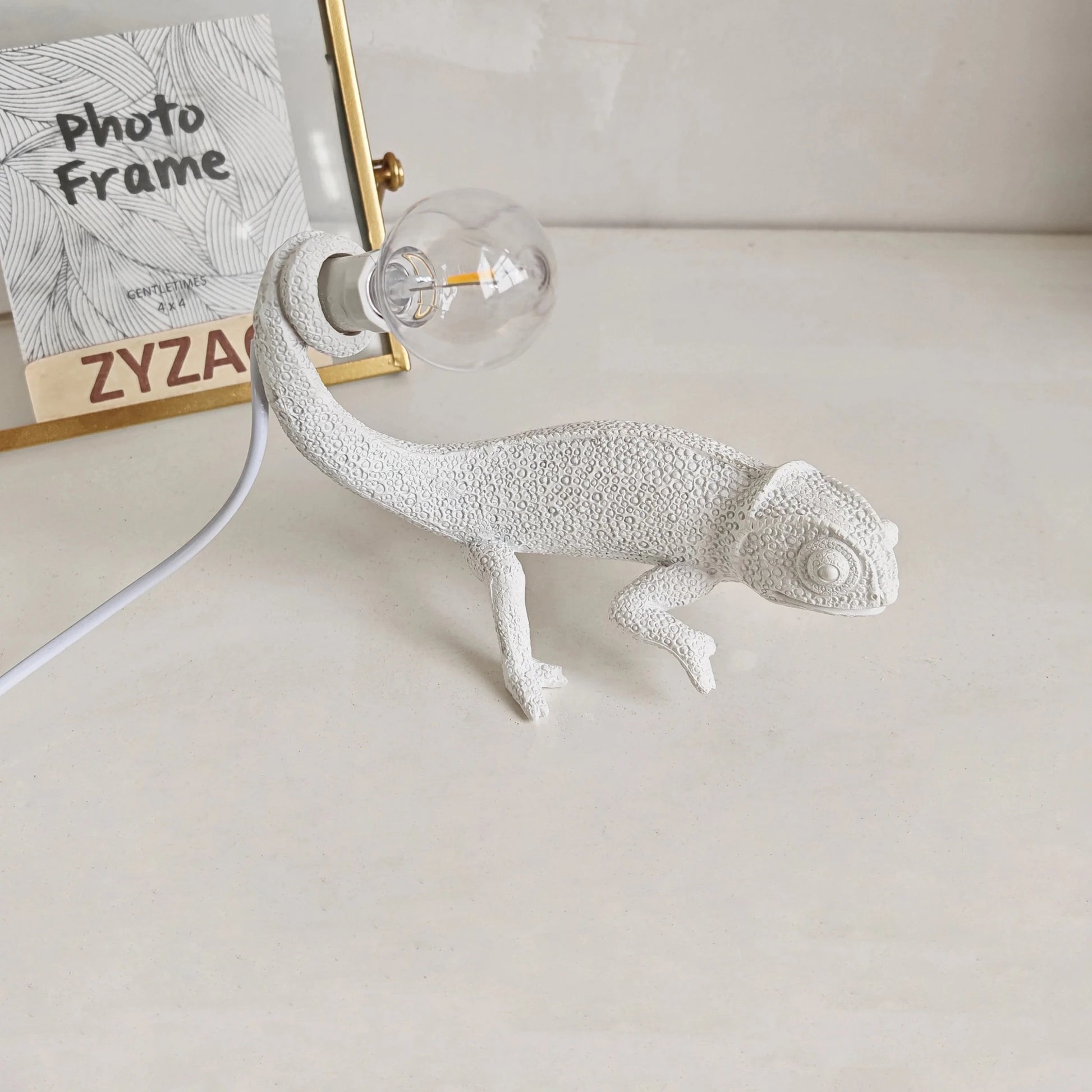 Lampe Enfant murale en résine lézard, lumière LED douce et décorative - Luminous Place