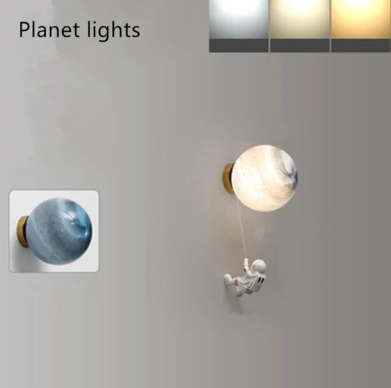 Lampe Enfant Murale Lune Créative en Verre avec LED Astronaute - Luminous Place