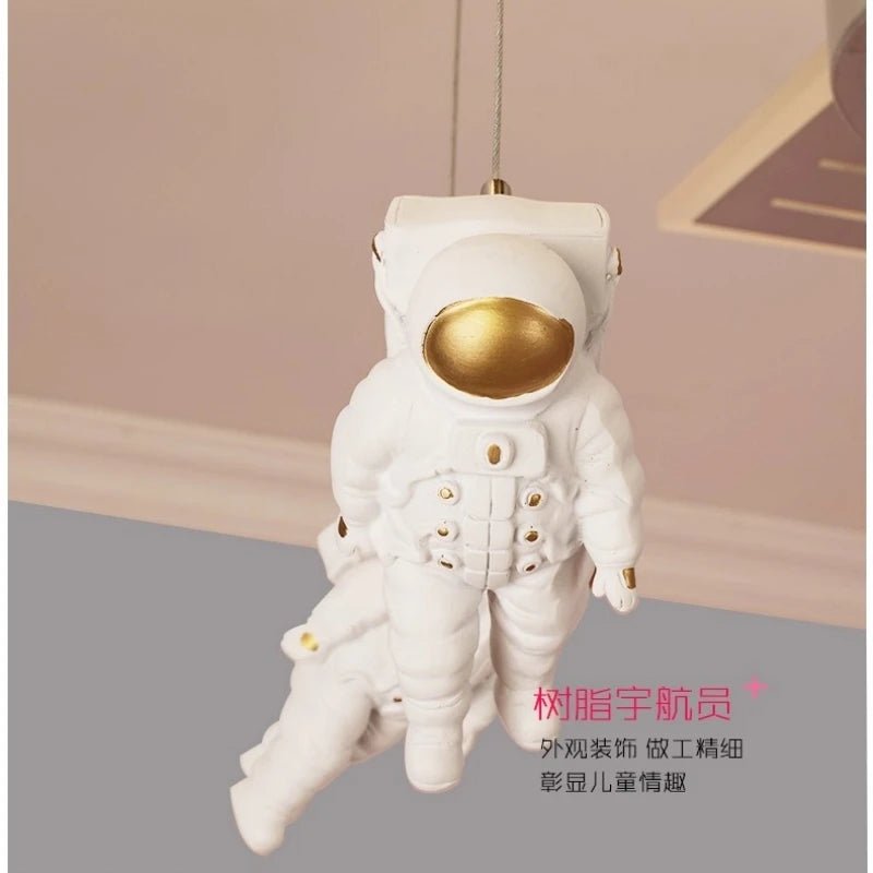 Lampe Enfant Satellite Design Station Spatiale en Fer, Lumière Intérieure - Luminous Place