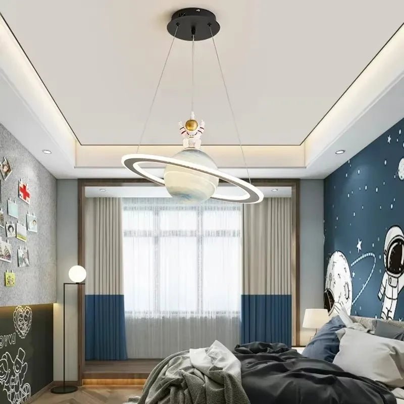 Lampe Enfant Suspension LED Astronaute Nordique Planètes Terre et Lune - Luminous Place