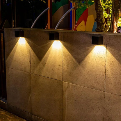 Luminaire Extérieur Solaire LED Carré IP65 pour Jardin et Mur - Luminous Place